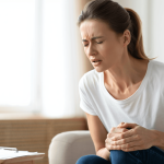 Douleurs au genou sans blessure : pourquoi cela commence-t-il ?