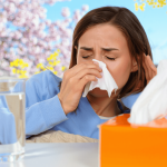 Tous les éternuements ne sont pas des rhumes : signes d’allergies saisonnières