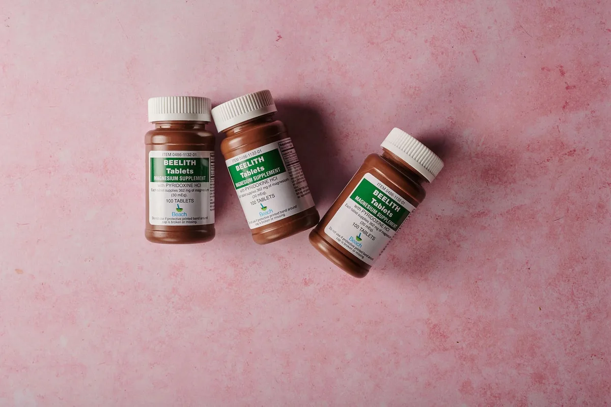 Deux formes de CoQ10 : ubiquinone et ubiquinol présentées côte à côte