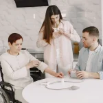 Mesure de la tension artérielle à domicile avec un tensiomètre automatique