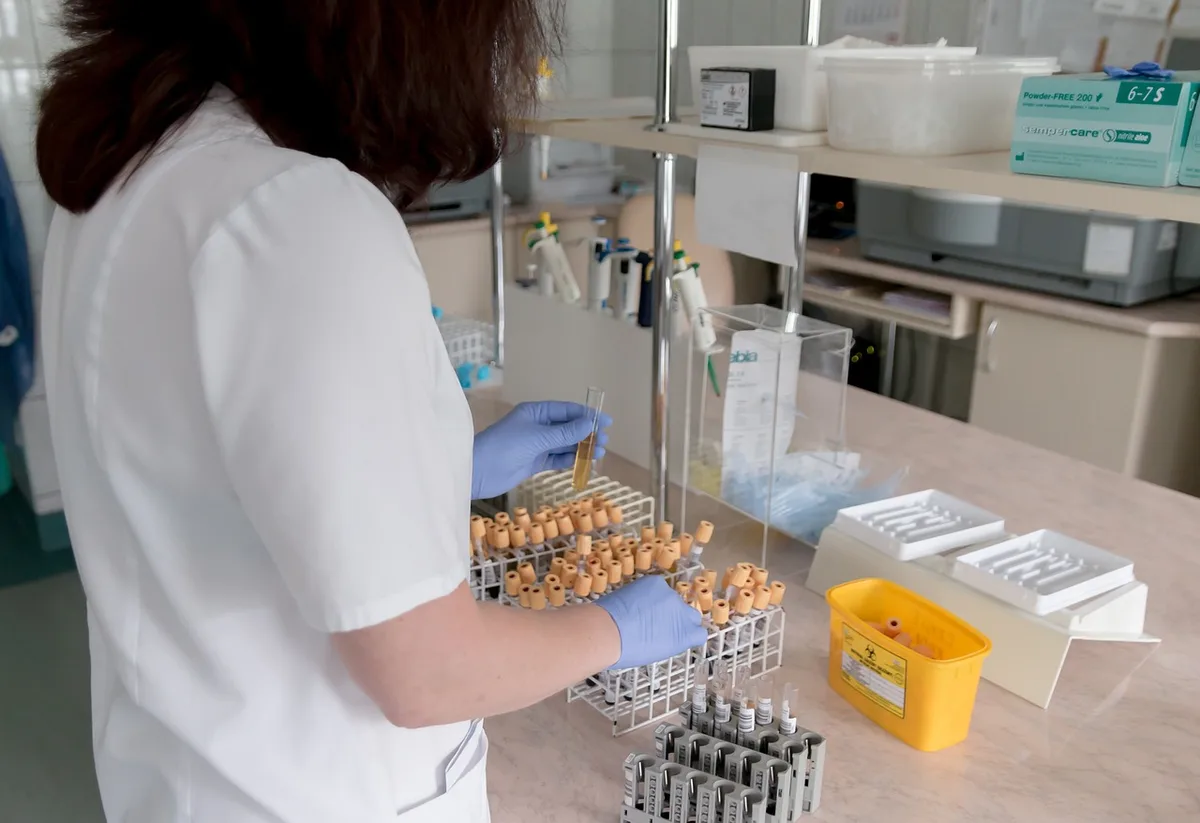 Prélèvement sanguin et échantillon pour dosage de la 25-hydroxyvitamine D