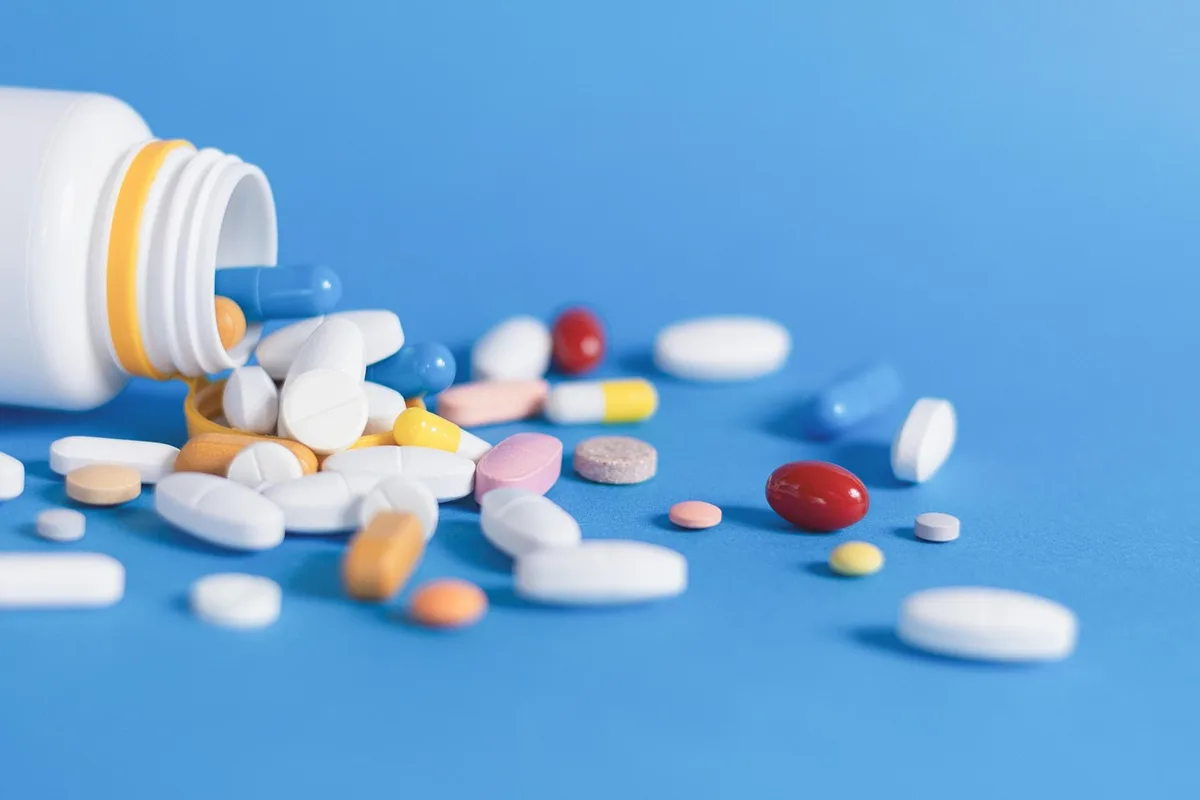 Patient conservant emballage, notice et documents d'achat