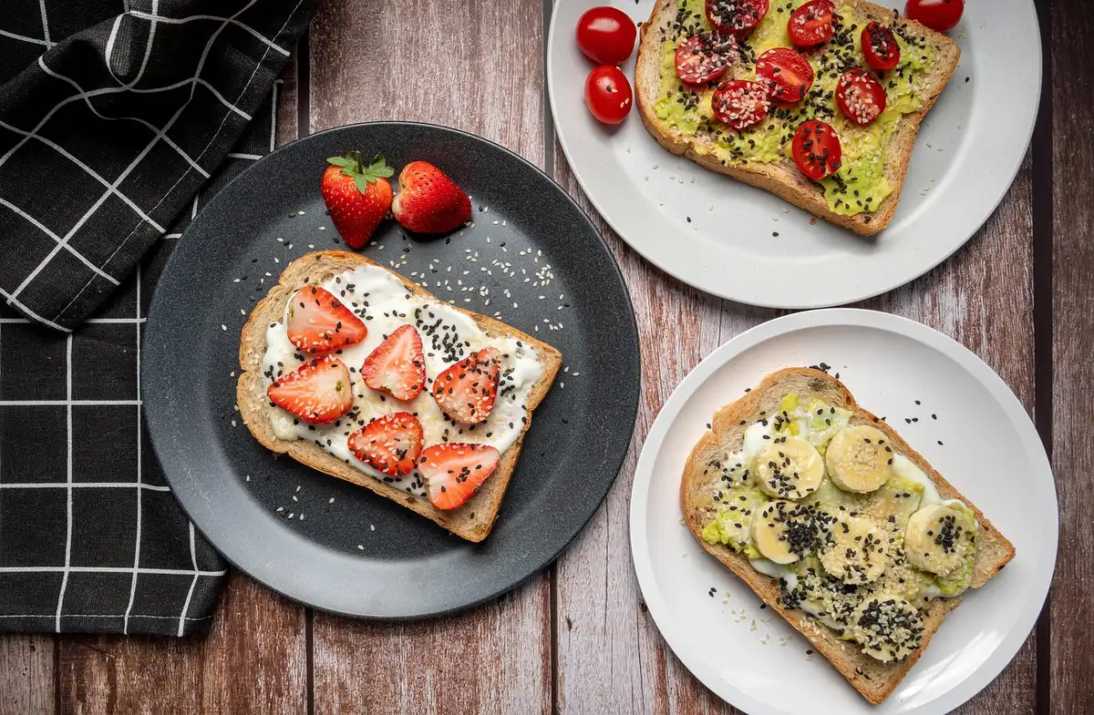 Assiette équilibrée riche en protéines et légumes