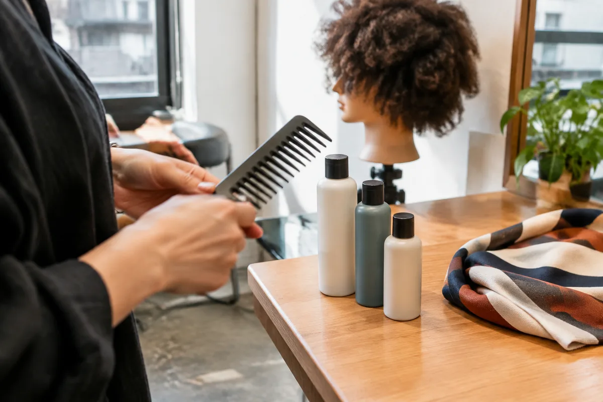 Tendances cheveux hiver 2026 : couleurs, coupes et styles à adopter