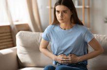 Ballonnements persistants : 9 solutions pratiques et conseils médicaux