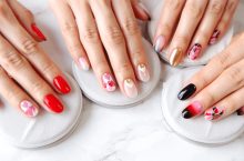 Cinq idées d&rsquo;ongles pour la Saint-Valentin à adopter en 2026