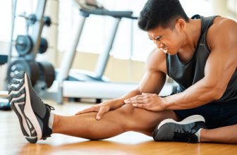 Comment savoir si je me suis blessé aux ischio-jambiers : signes, tests et premiers soins ?