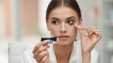 Faux cils magnétiques : favorisent-ils la pousse, comment les poser et sont-ils sûrs?