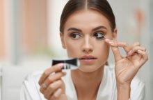 Faux cils magnétiques : favorisent-ils la pousse, comment les poser et sont-ils sûrs?