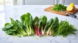 Légumes à feuilles vertes en été : bienfaits pour la santé et recettes fraîches