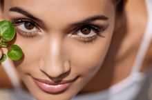 Pourquoi la centella asiatica améliore votre routine pour les cils ?