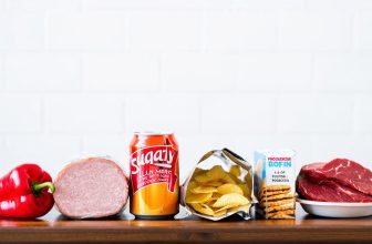 Six aliments à éviter pour la santé de la prostate, selon une diététicienne