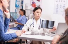 Ce qu’il faut savoir des signes radiographiques de l’arthrose