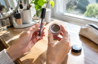 Mascara transparent ou gel liftant teinté pour cils : lequel choisir pour un look no‑makeup ?