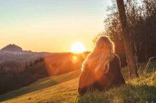 Un visage exposé au soleil peut-il vraiment compromettre votre bien-être global ?